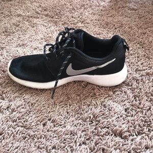 Nike tennis shoes